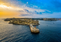 Malta, Vilagito torony
